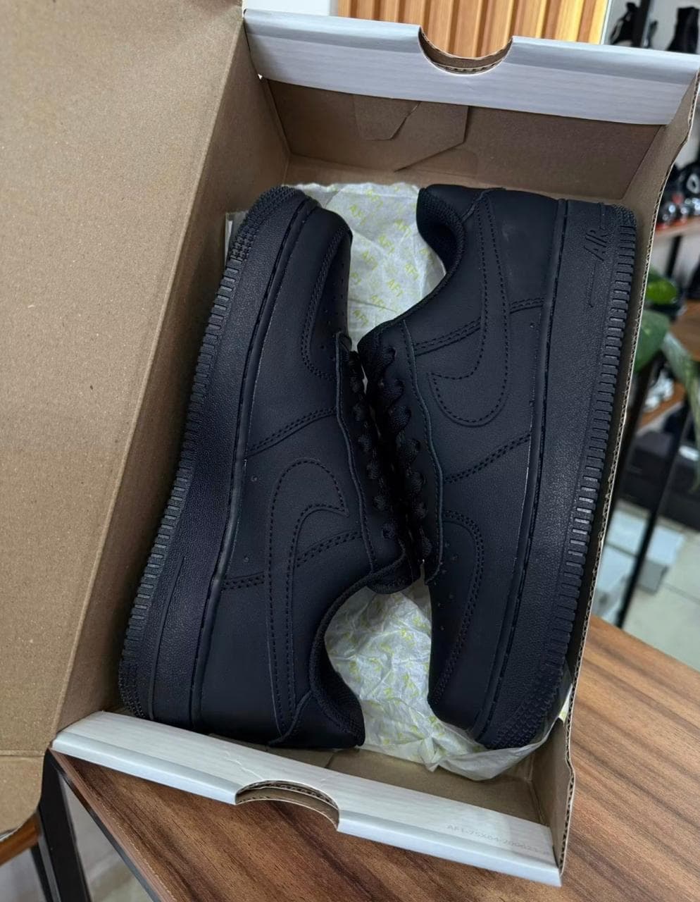 NIKE AIR FORCE 1 NEGRO
